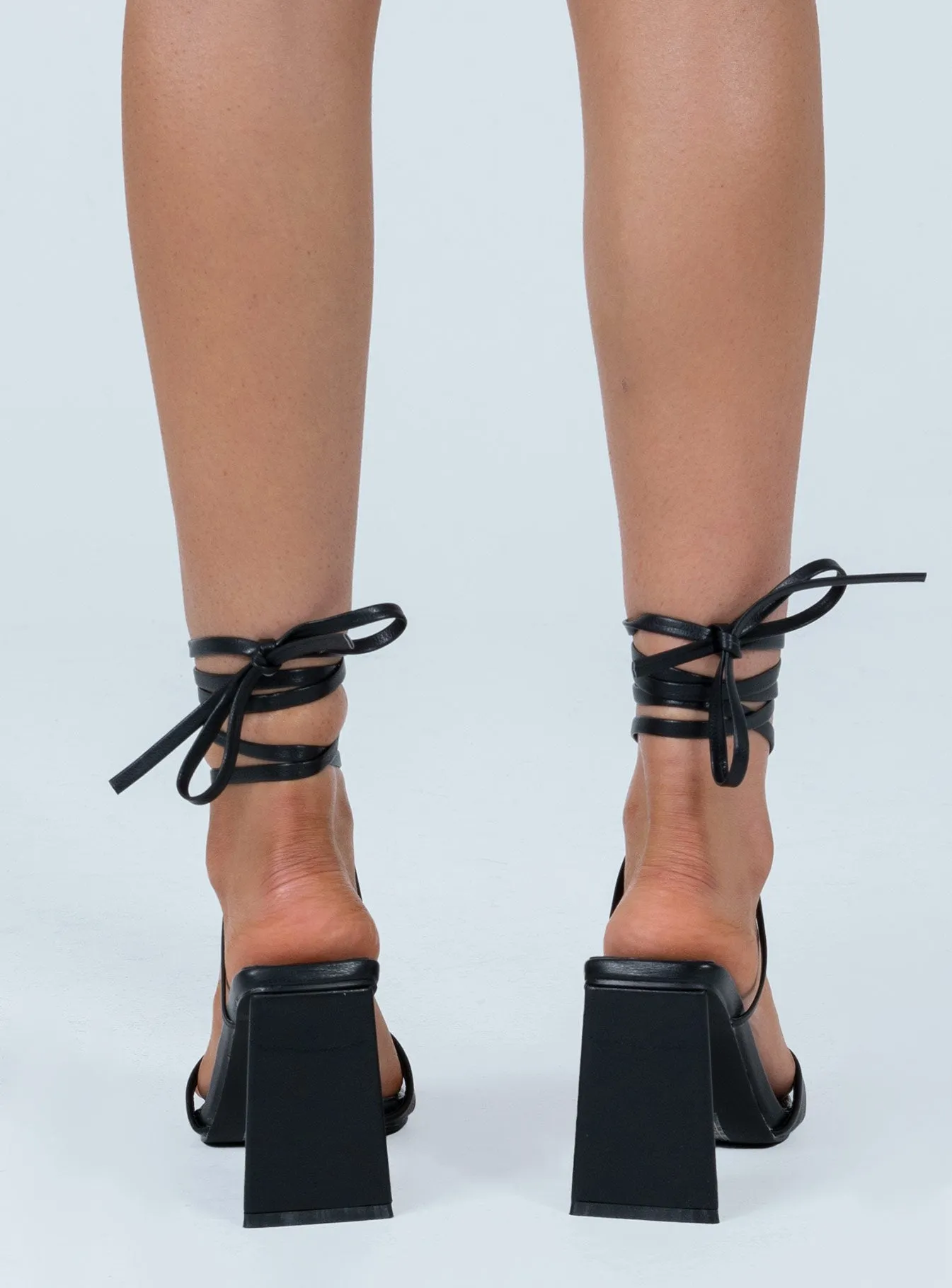 Desert Rain Heels Black